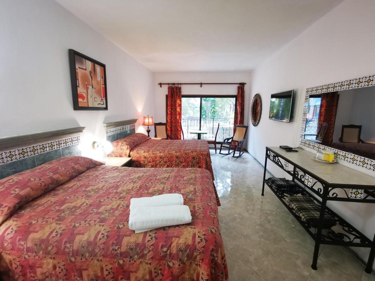 Hotel Doralba Inn Мерида Екстериор снимка