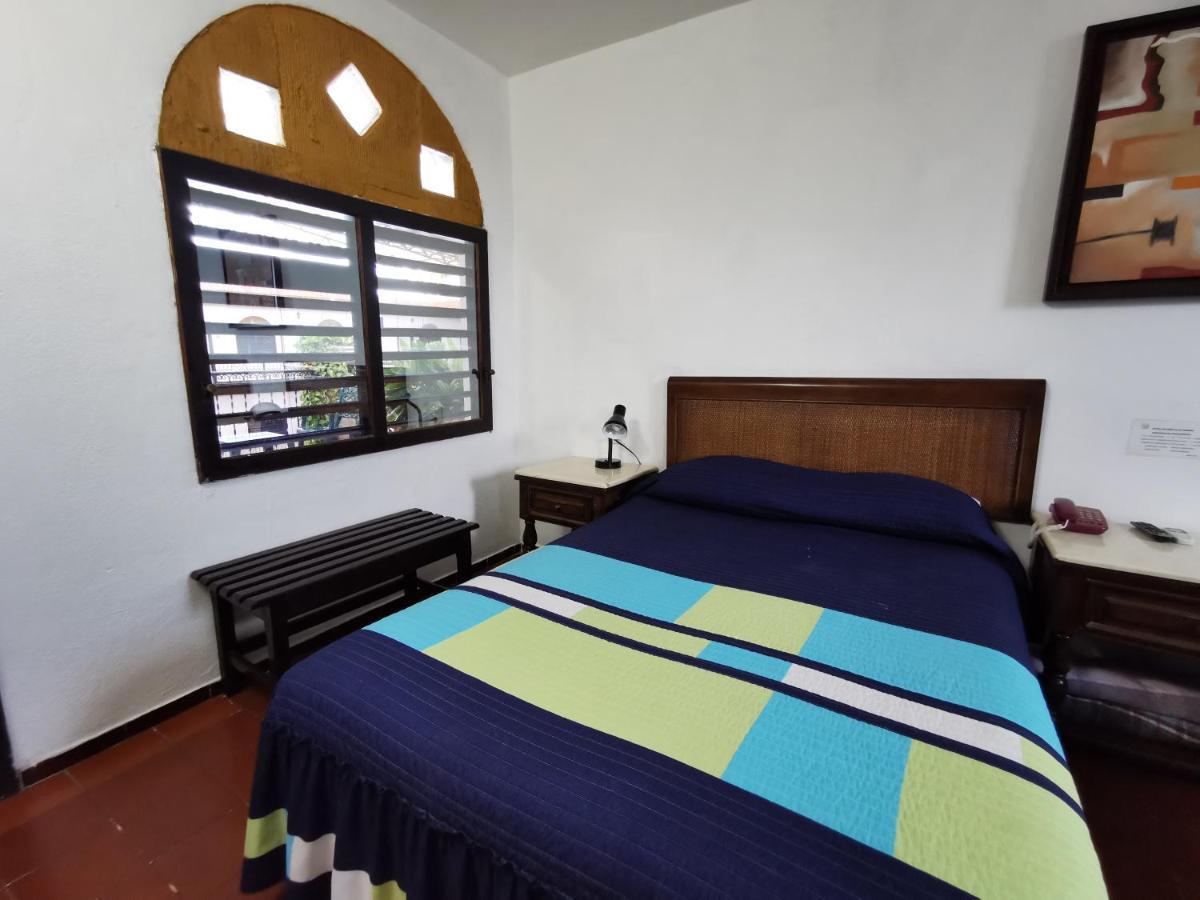 Hotel Doralba Inn Мерида Екстериор снимка