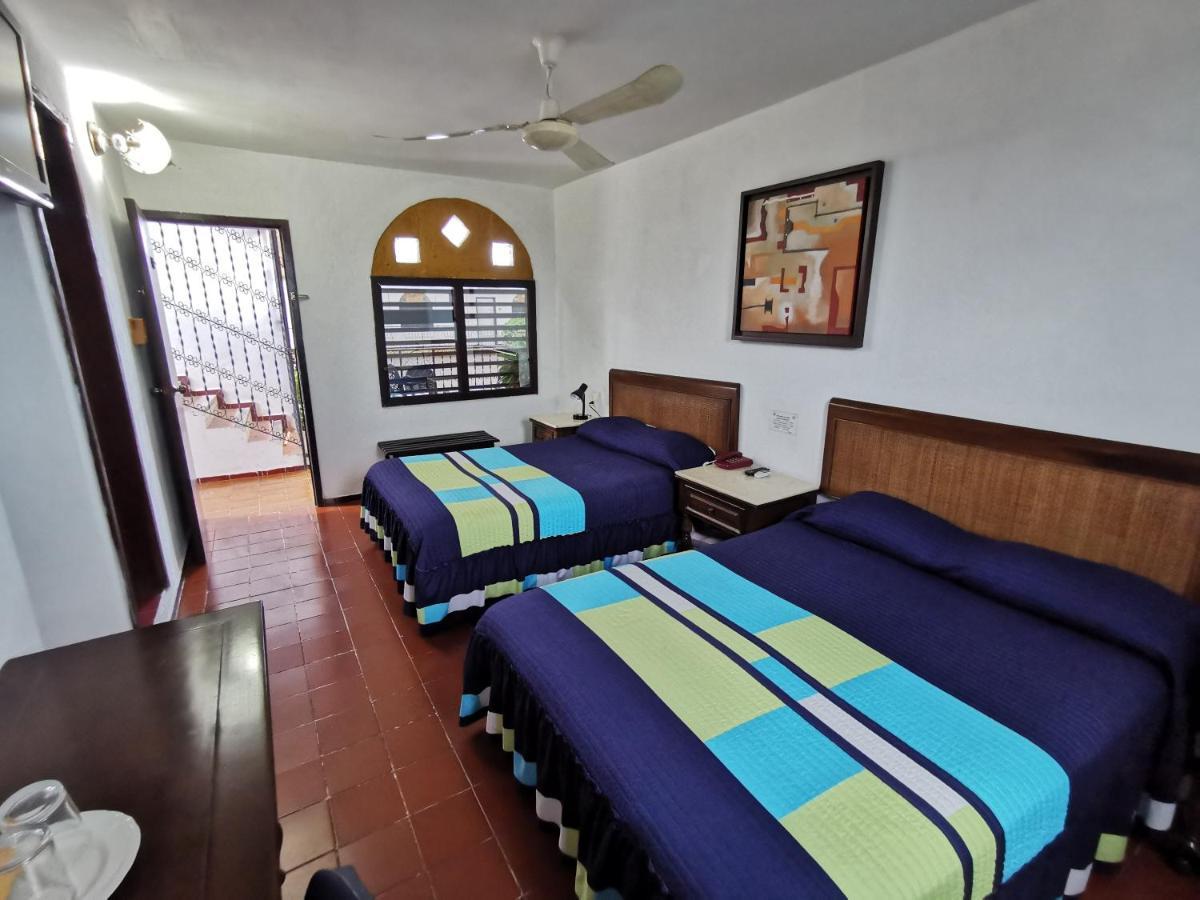 Hotel Doralba Inn Мерида Екстериор снимка