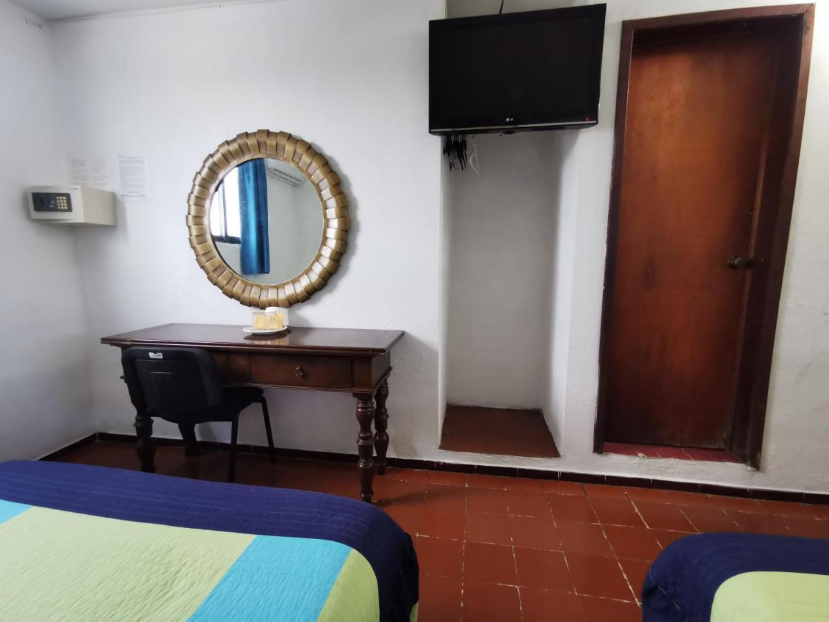 Hotel Doralba Inn Мерида Екстериор снимка