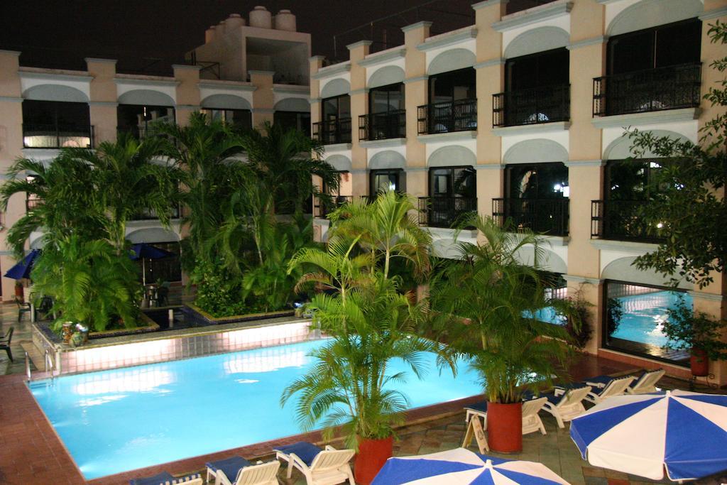 Hotel Doralba Inn Мерида Екстериор снимка